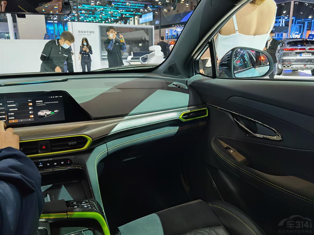 帝豪S和长安UNI-T运动版到底应该怎么选? 帝豪S和长安UNI-T运动版到底应该怎么选?