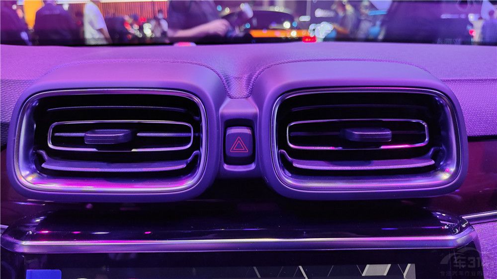 ��� 02 Hatchback ˭�ǵر���ǿС���ڣ�