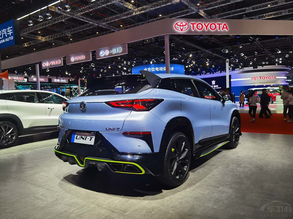C-HR˫��Աȳ���UNI-T�˶��棬��ôѡ��
