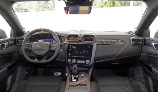 ���02Hatchback:˭�ǵر���ǿС���ڣ�