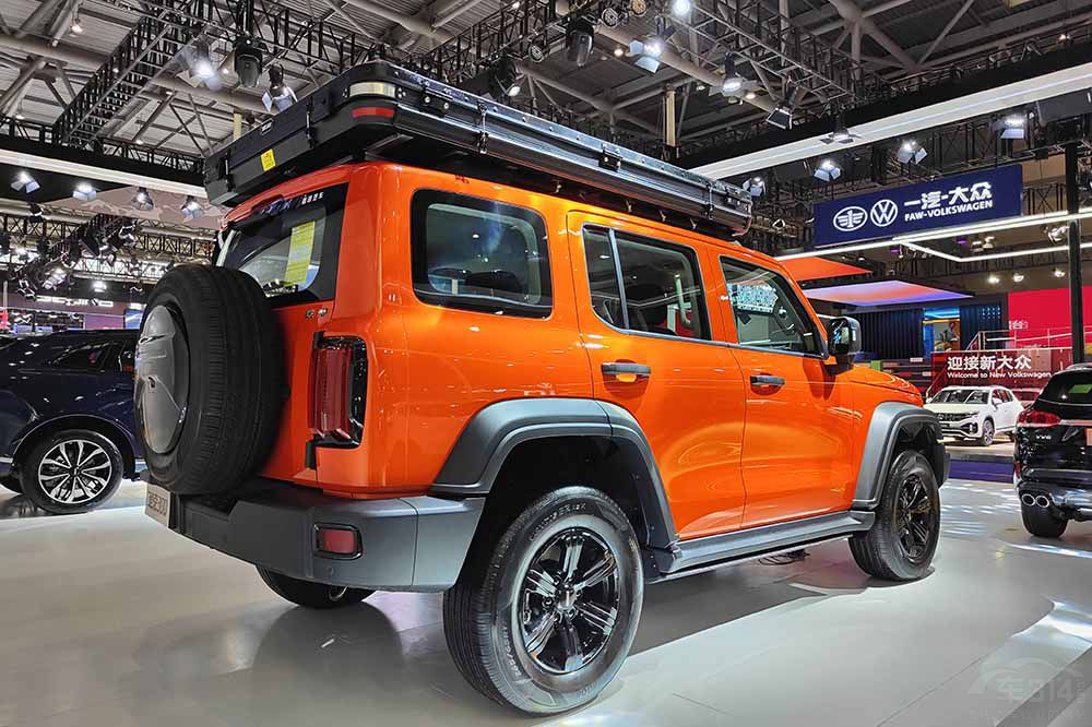 Բ��������ԽҰ��  ̹��300�Աȱ���BJ40