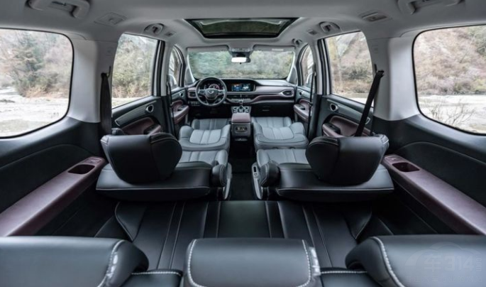 15��Ԥ�� ���⿭�ݺʹ���M6 PRO��ôѡ