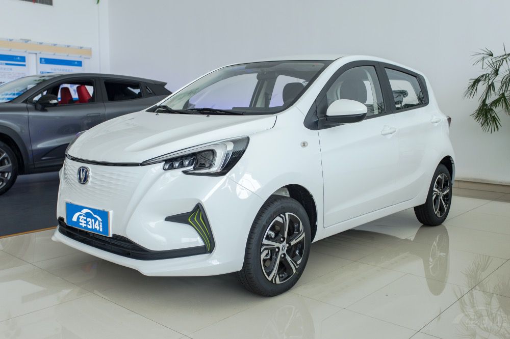 初入社會，你會選擇哪臺車作為代步工具