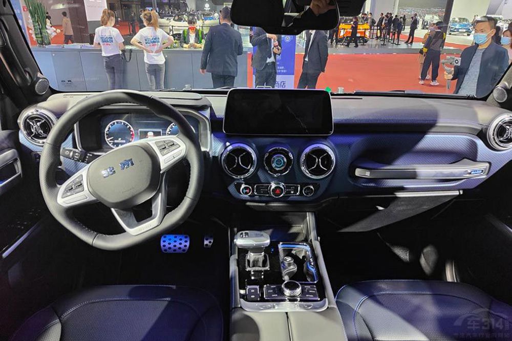 �Ա�BJ40��̹��300 ����������ֻ˵�滰