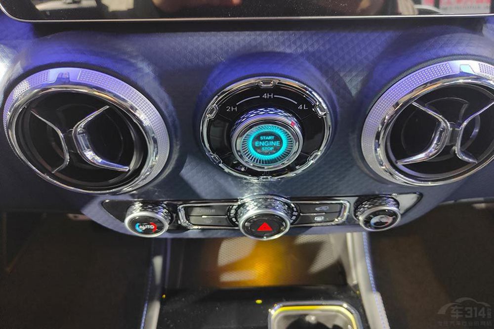 �Ա�BJ40��̹��300 ����������ֻ˵�滰