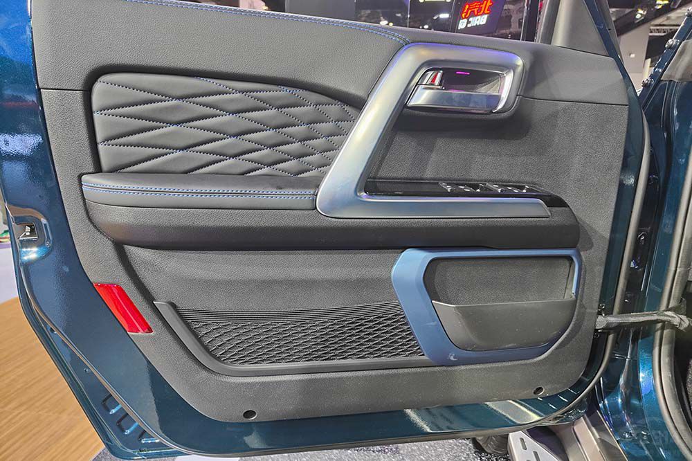 ƾɶ˵��BJ40��ǰ ̹��300ֻ�Ǹ��ܵܣ�