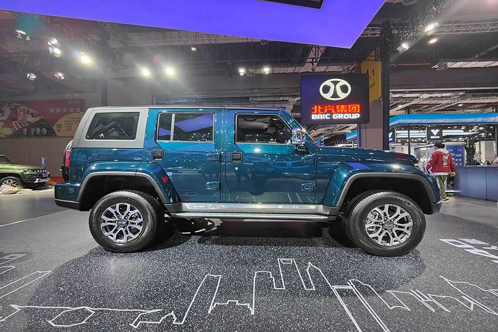 ƾɶ˵��BJ40��ǰ ̹��300ֻ�Ǹ��ܵܣ�