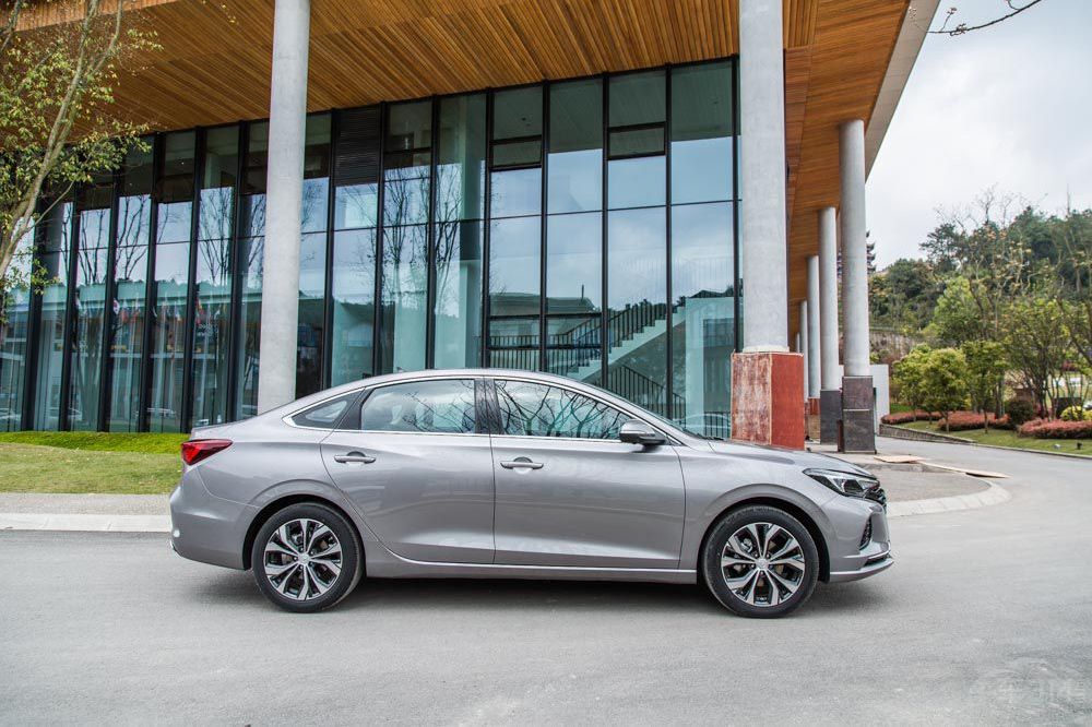 ���������ͼҽ� �ݶ����ۺ�ѡ˭�����ʣ�