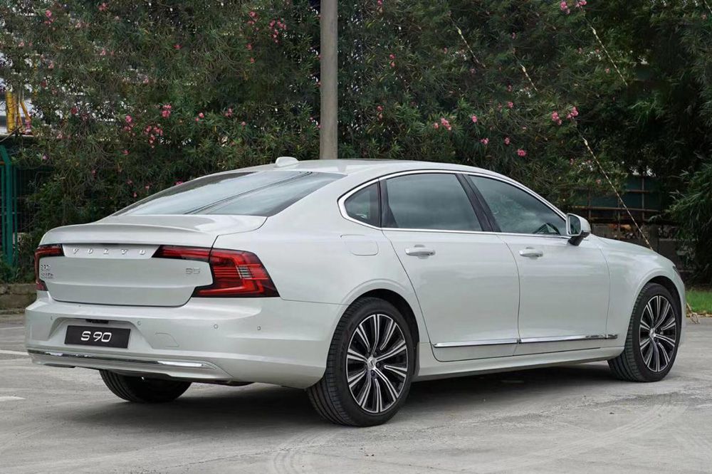 �ֶ���S90�Ϳ�������CT6����ѡ׼û����