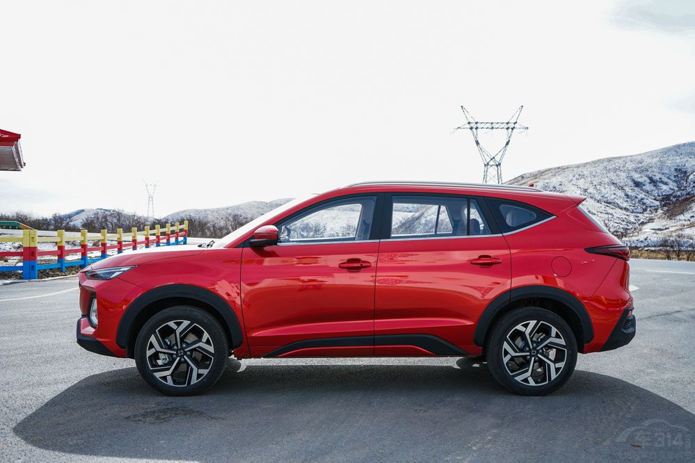 ����UNI-K���� 3���ռ�SUV�Ⱥ�������