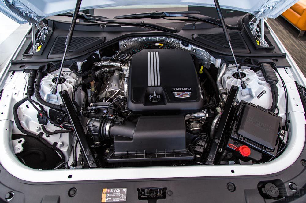 ���ߺ���Ʒ��ѡ˭ ES��CT6�Ŀ������Ĳ�