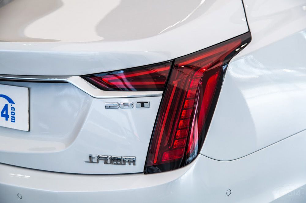 ���ߺ���Ʒ��ѡ˭ ES��CT6�Ŀ������Ĳ�