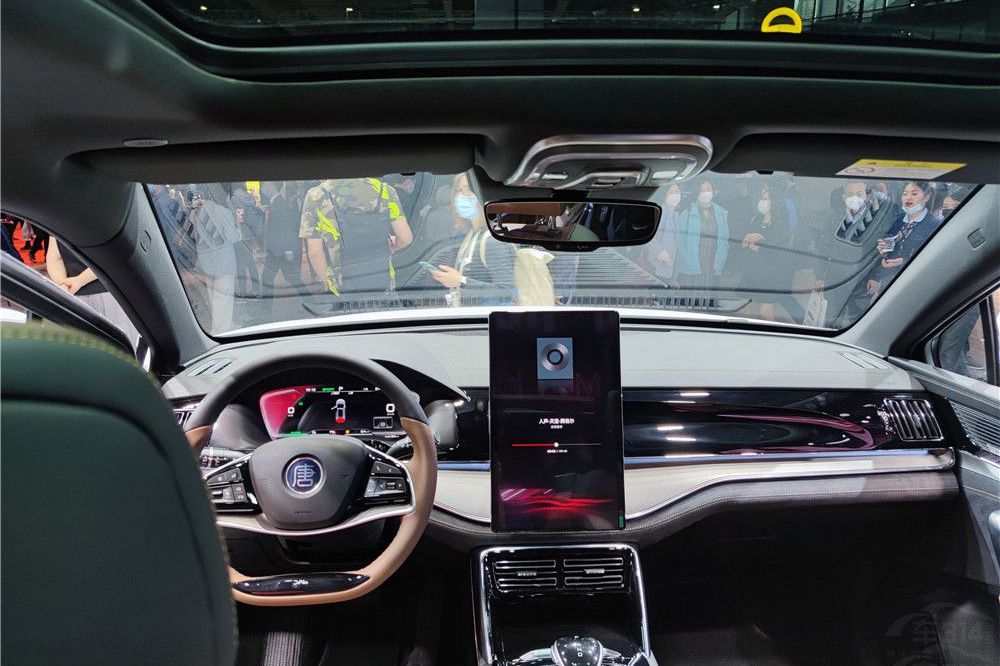 �̵���������SUV ���ǵ�������Դ����