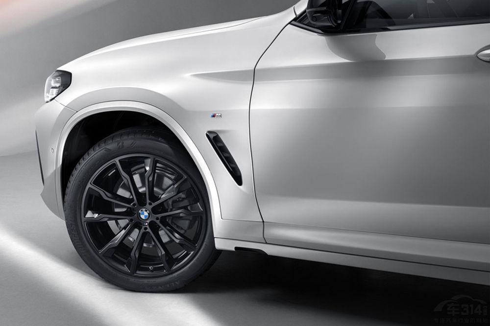 ȫ�±���X3�ԱȺ������XC60��ϲ��˭��