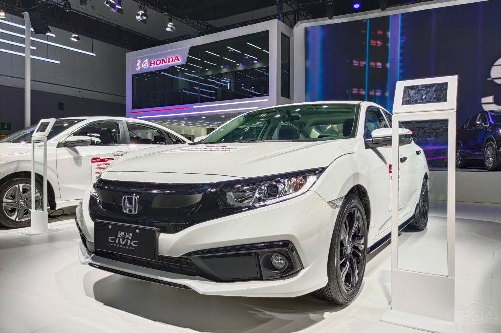 ���յ�PK  ����Pro�����ں�˼��ѡ˭�ã�