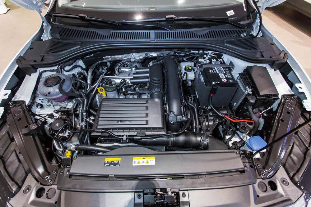 ���յ�PK  ����Pro�����ں�˼��ѡ˭�ã�