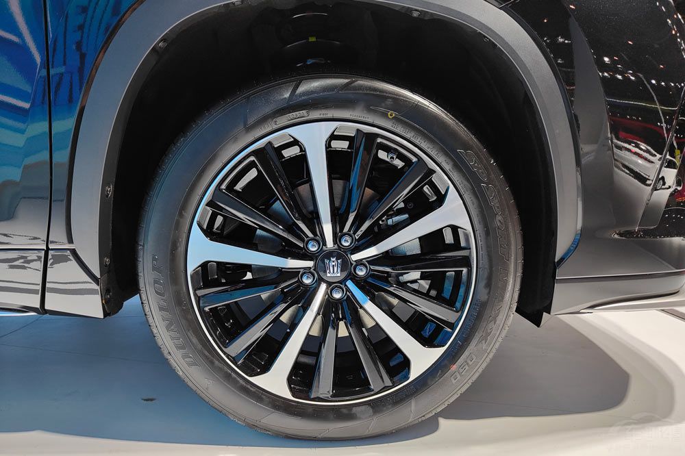 �ʹ�½���ܹ�ע �ԱȰµ�Q5L�л���Ӯ��