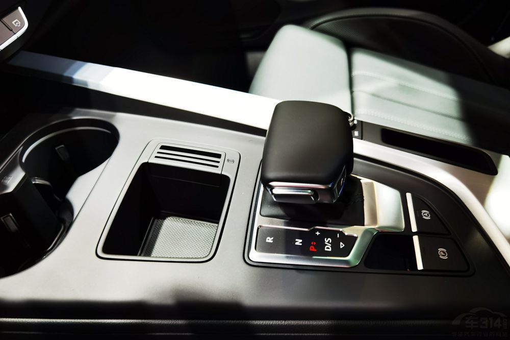 �ԱȰµ�A4L�ͱ���3ϵ �±���C�����ƣ�