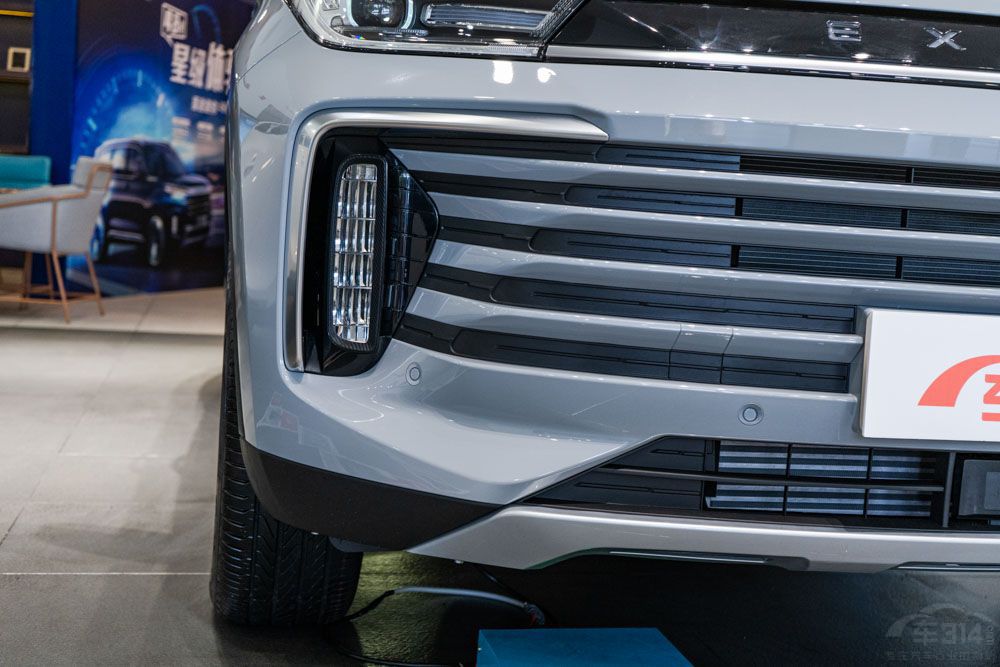 ���������䷶ ����400T�Ա�VV7�к�����