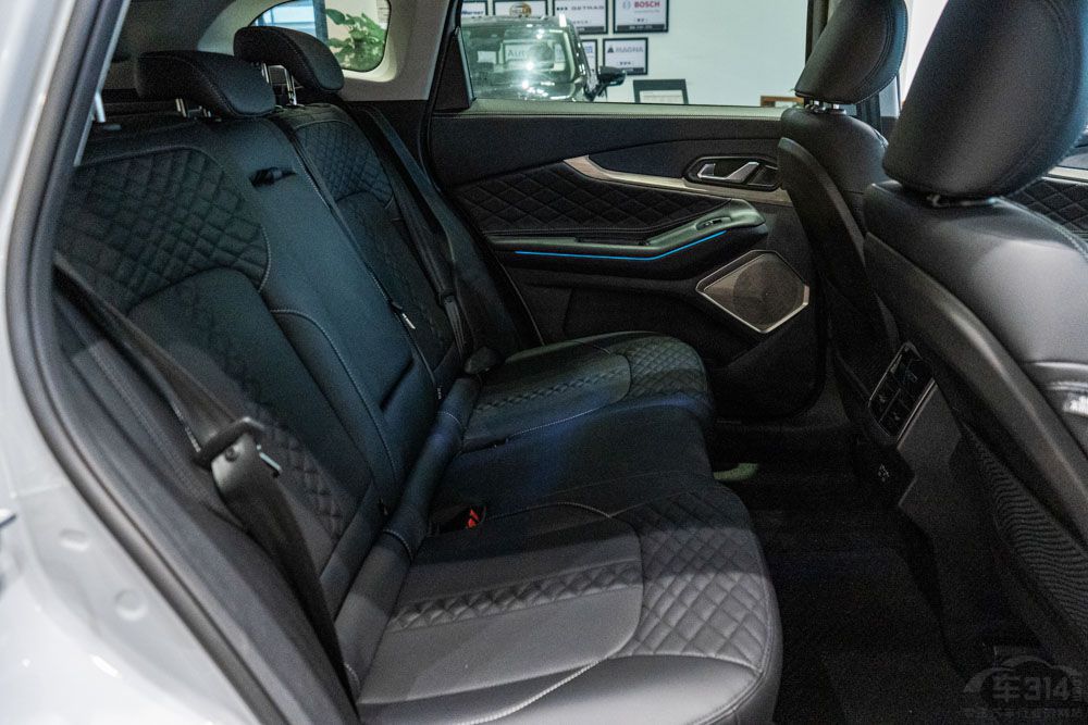 ���������䷶ ����400T�Ա�VV7�к�����