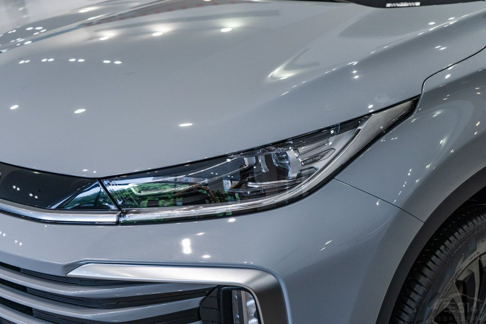 ���������䷶ ����400T�Ա�VV7�к�����