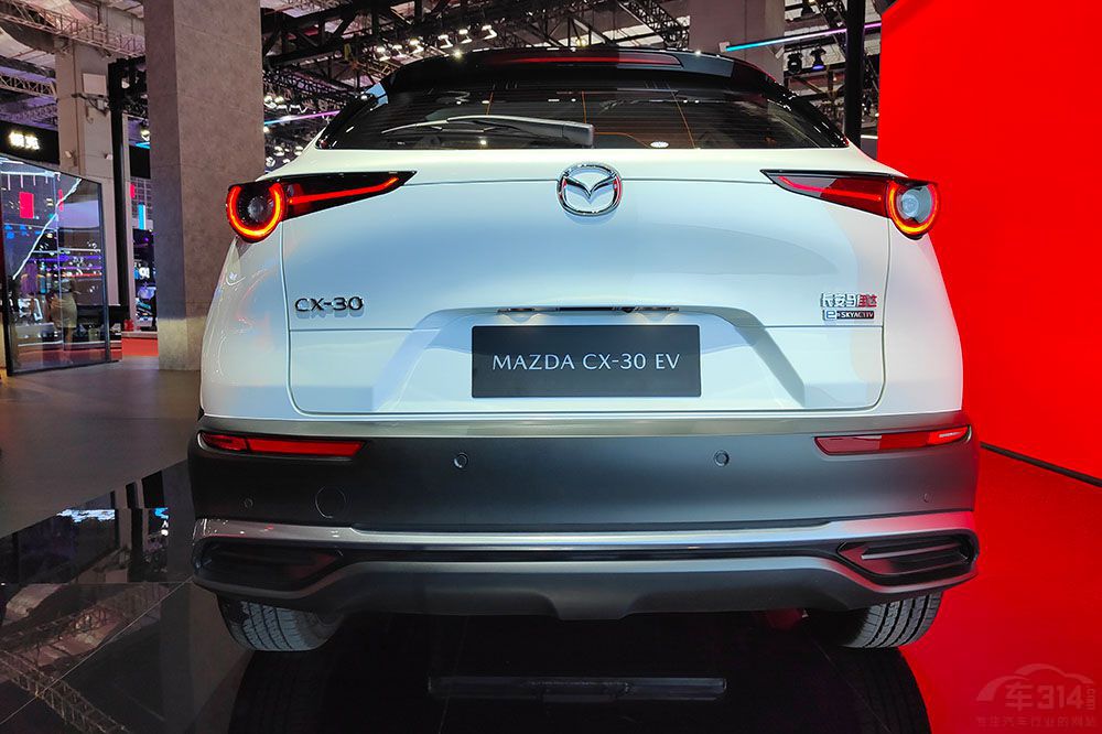 ˭˵20���SUV����ӵ�вٿغ��˶��У�