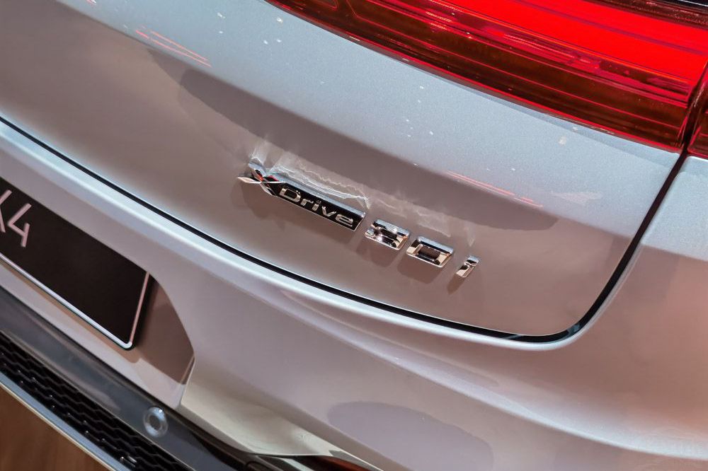 һ���̵㣺һ�ߺ���Ʒ������SUV��ѡ˭