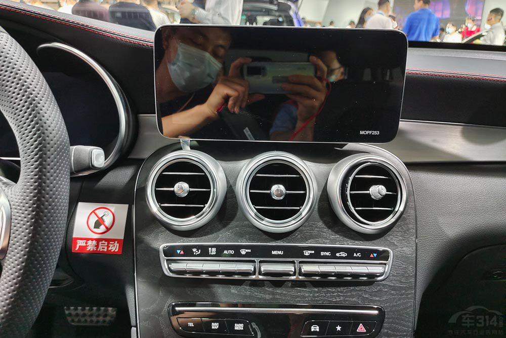 һ���̵㣺һ�ߺ���Ʒ������SUV��ѡ˭