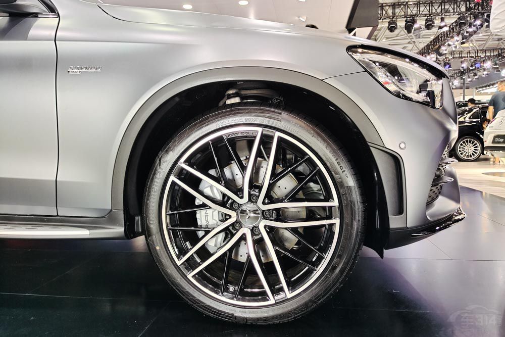 һ���̵㣺һ�ߺ���Ʒ������SUV��ѡ˭