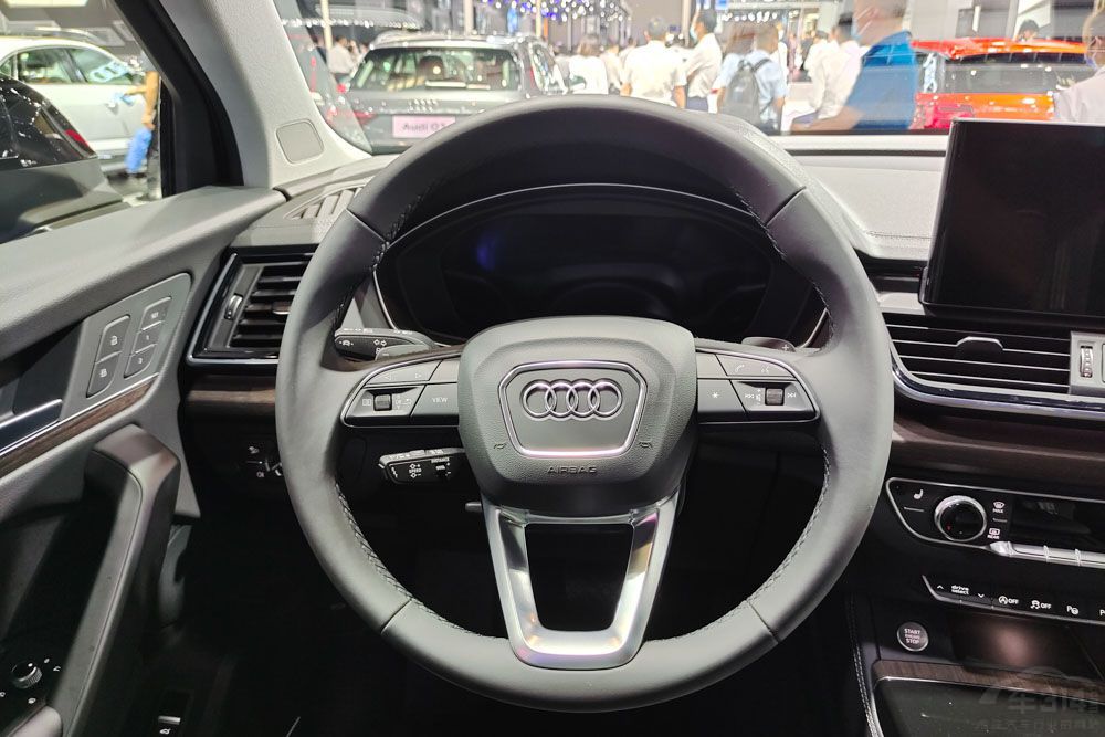 һ���̵㣺һ�ߺ���Ʒ������SUV��ѡ˭