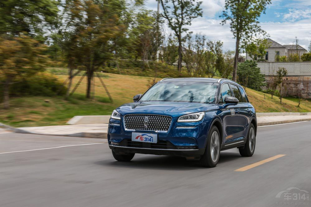 ��ϵ����SUV  Ӧ��ѡ�ֿϻ��ǿ������ˣ�