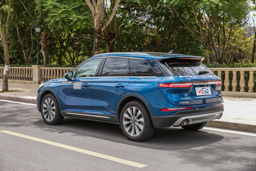 ��ϵ����SUV  Ӧ��ѡ�ֿϻ��ǿ������ˣ�