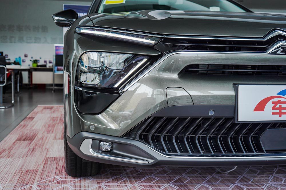 ������C5 XΪ���кڣ��Ա����Ÿ��Ŷ�