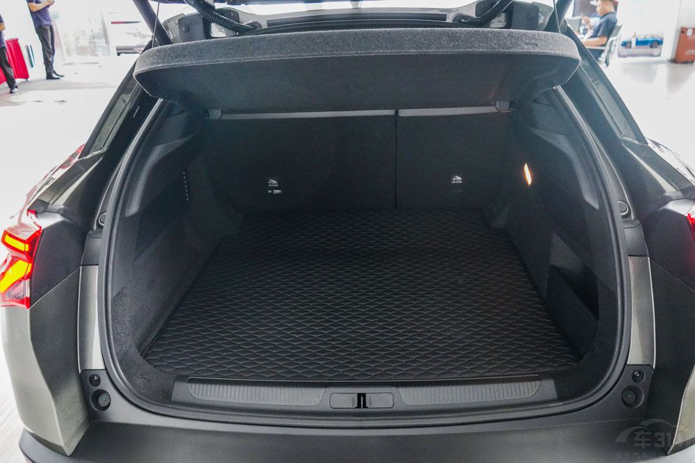 ������C5 XΪ���кڣ��Ա����Ÿ��Ŷ�