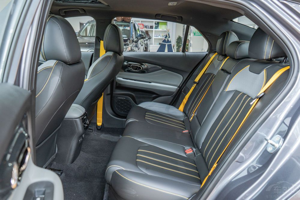 10���ͷ�򳵾ܾ�ƽ��  �⼸����������