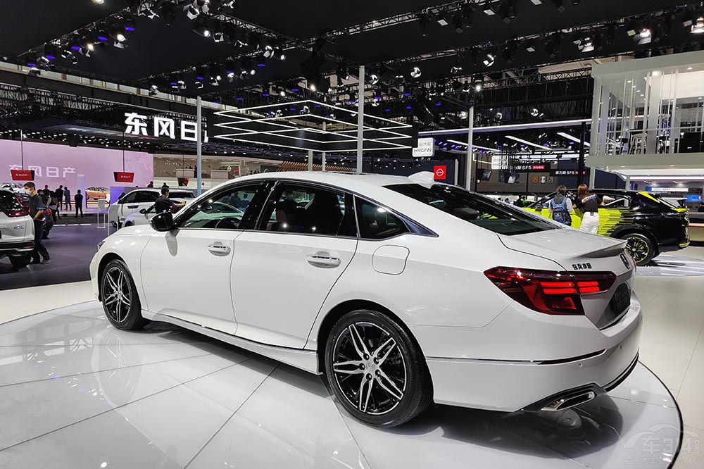 �ع�ʮһ����ϵ�ذ��³��� Ӣ�������Σ�