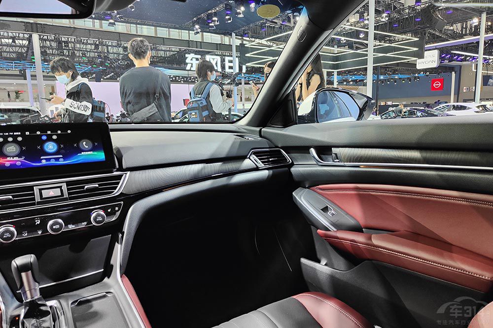 �ع�ʮһ����ϵ�ذ��³��� Ӣ�������Σ�