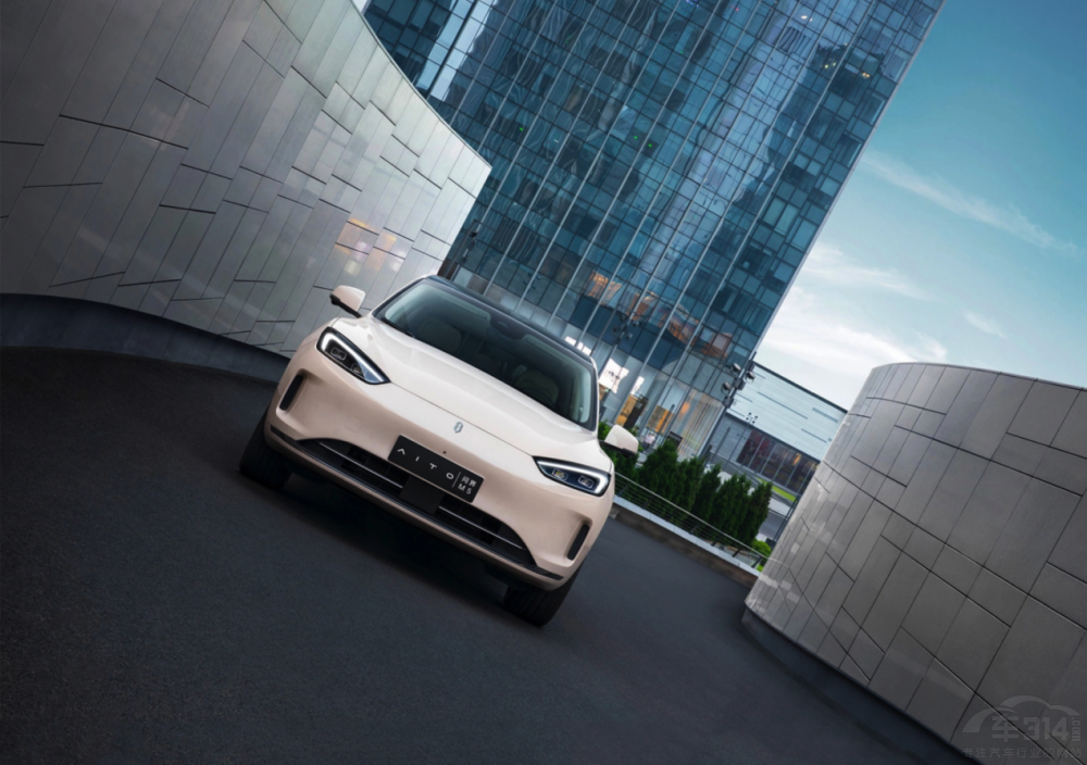 ʽM5 EVAION LX PLUS˭Ĳأ