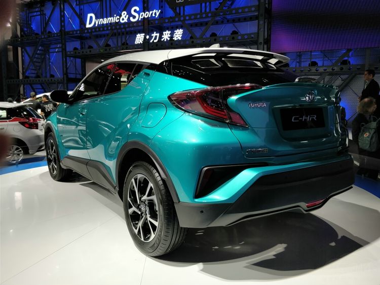 ���������˶���ķ���С��SUV����������