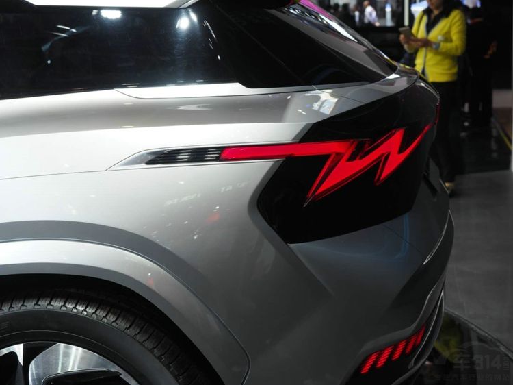 ��;ȫ�¸�� ��ES8˧������϶�����