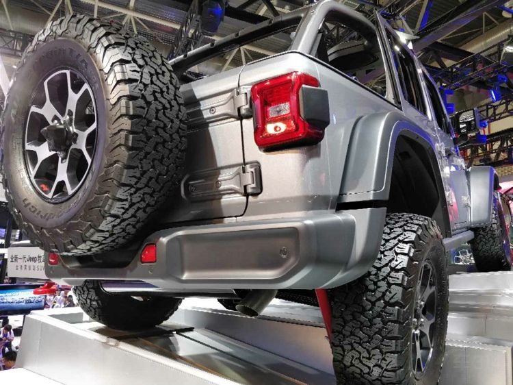 ȫ��Jeep�����˻���2.0T ���䵱�����