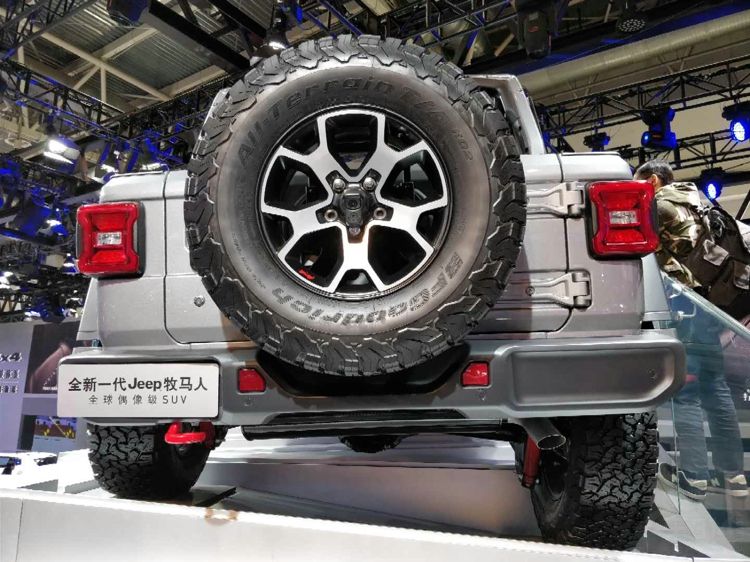 ȫ��Jeep�����˻���2.0T ���䵱�����