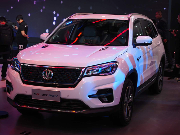 �¿��CS75 PHEV�춯�汱����չ����