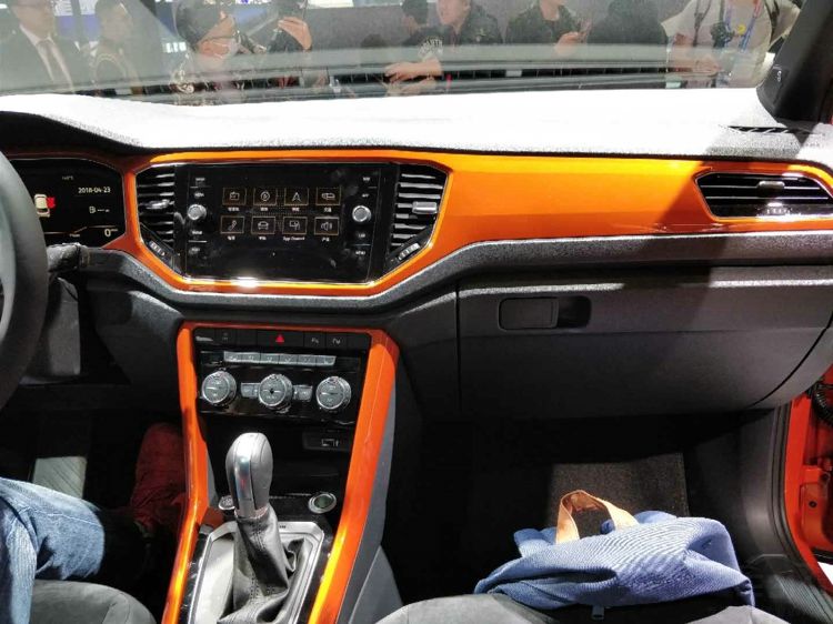 27����ֻ�����γ���һ�������Ƴ���SUV