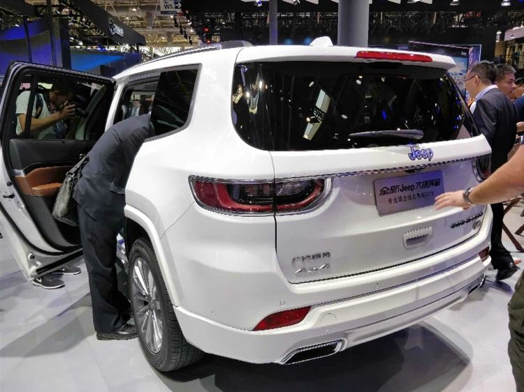 Jeep��ָ�ӹ�������Χ�� �а���ﺺ����