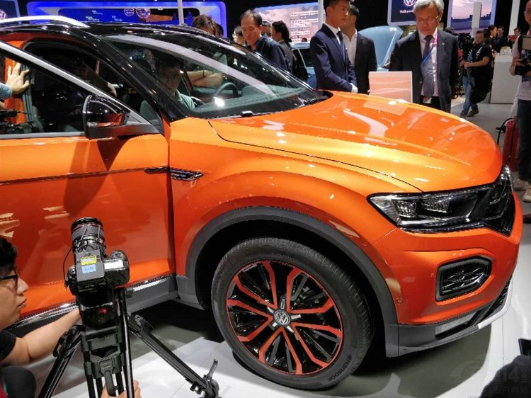 27����ֻ�����γ���һ�������Ƴ���SUV