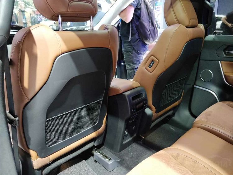 Jeep��ָ�ӹ�������Χ�� �а���ﺺ����