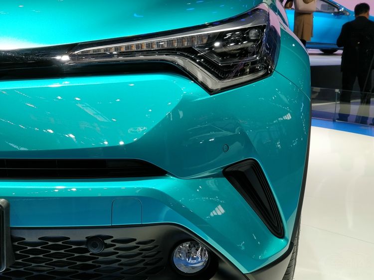 ���������˶���ķ���С��SUV����������