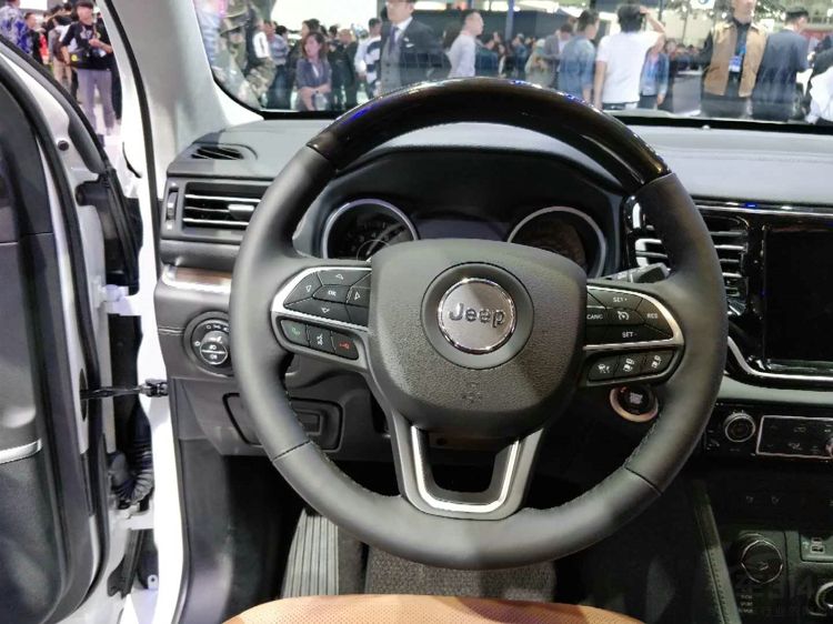 Jeep��ָ�ӹ�������Χ�� �а���ﺺ����