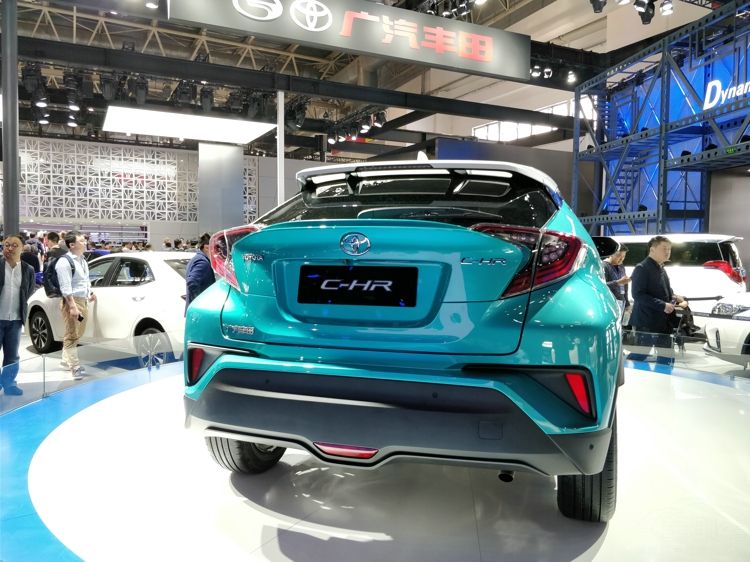 ���������˶���ķ���С��SUV����������